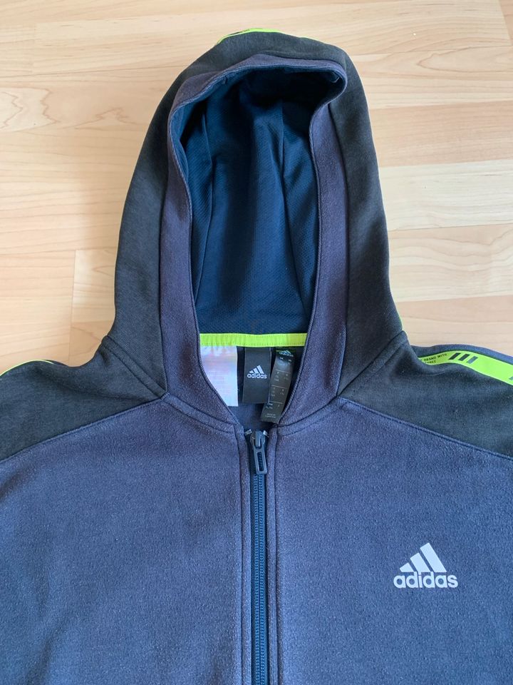 Adidas Kapuzenjacke - Trainingsjacke Gr. 176 in Frankfurt am Main