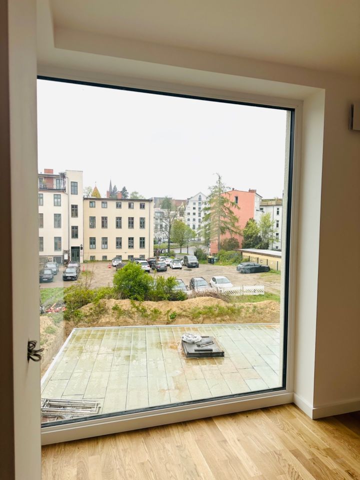 Wohnen im Herzen der Stadt: Erstbezug 3-Zimmer Mietwohnung in Rostock