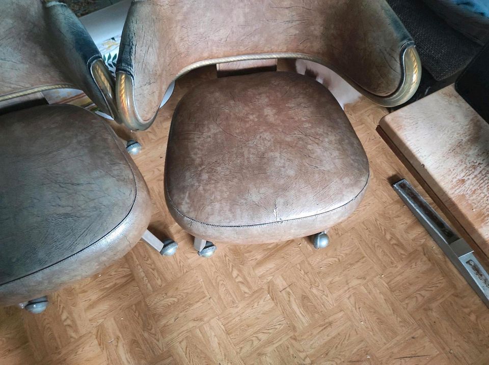 Drei kleine Sessel restaurierungsbedürftig als auf Bilder in Landstuhl