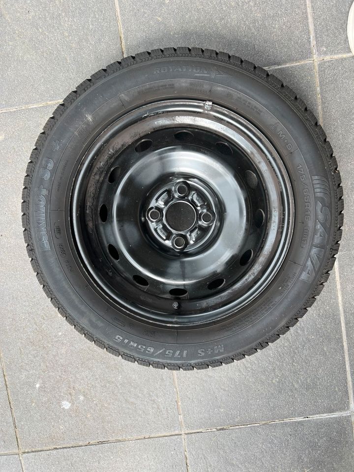 4x Stahlfelgen mit Winterreifen / 175/65R15 wie neu! in Schwelm