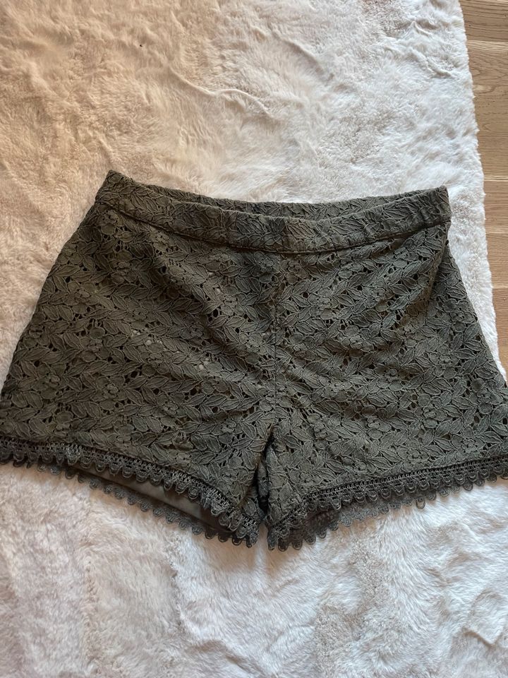 H&M shorts S- M Damen Sommer shorts Lace in Berlin