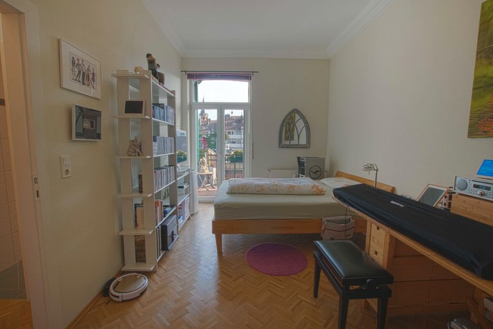 Unterbilk: traumhafte Maisonette mit idyllischem Balkon und Dachterrasse in begehrter Nachbarschaft in Düsseldorf