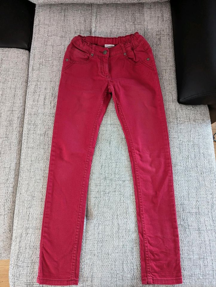 Süße rote Jeans von "Yigga" ,Gr. 146 in Sonsbeck