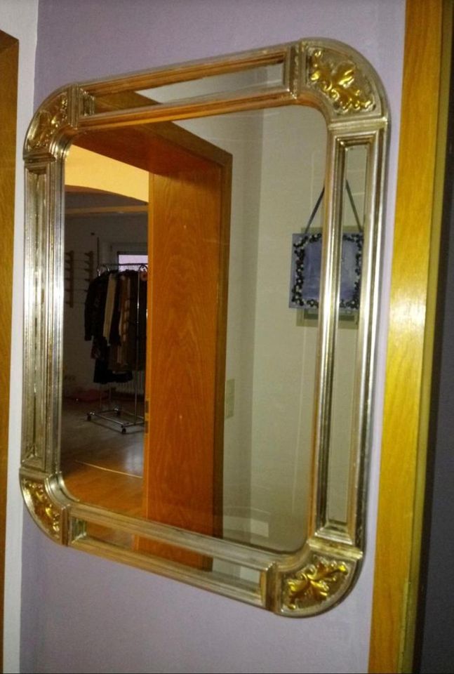 Silber Farbe der Spiegel, groß, gebraucht in Traunstein