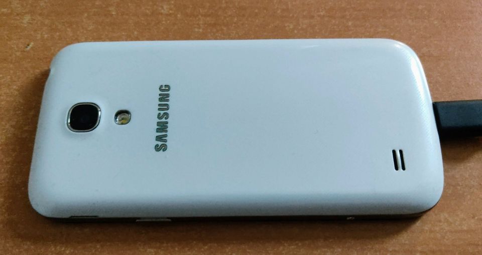 Samsung Galaxy S4 Mini GT-i9195, 8 GB, LTE, NFC, gebraucht, weiß, in Bielefeld