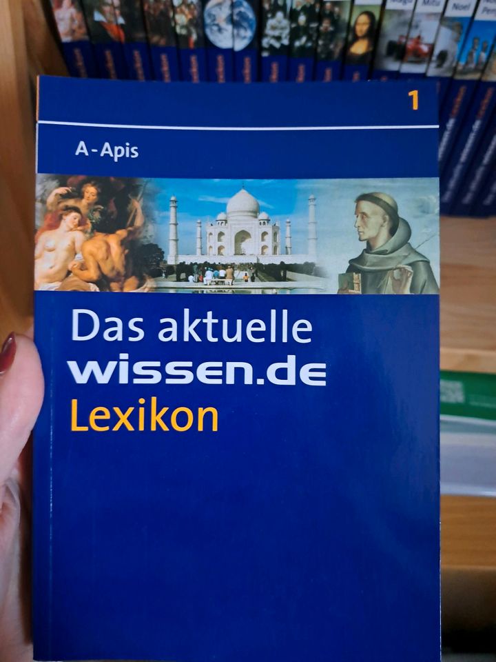 Das Aktuelle Wissen.de Lexikon in 24 Bänden in Miltenberg