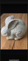 Deko-Hase, Gartenfigur in Beton-Optik, Shabby Chic, Bayern - Euerbach Vorschau