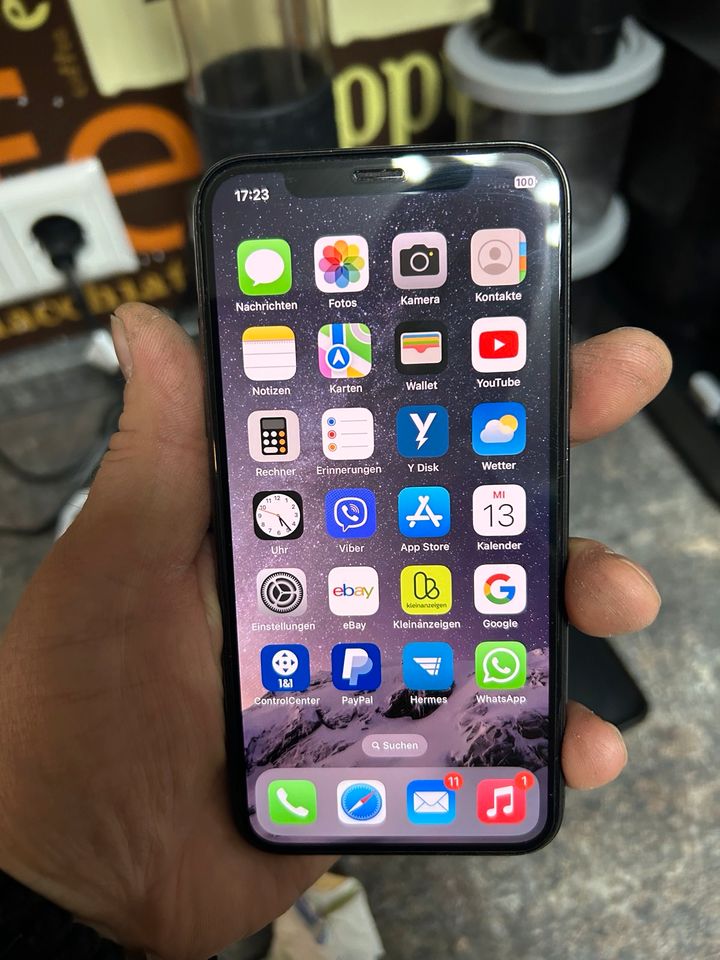 iPhone X in OVP mit viel Zubehör in Stockach