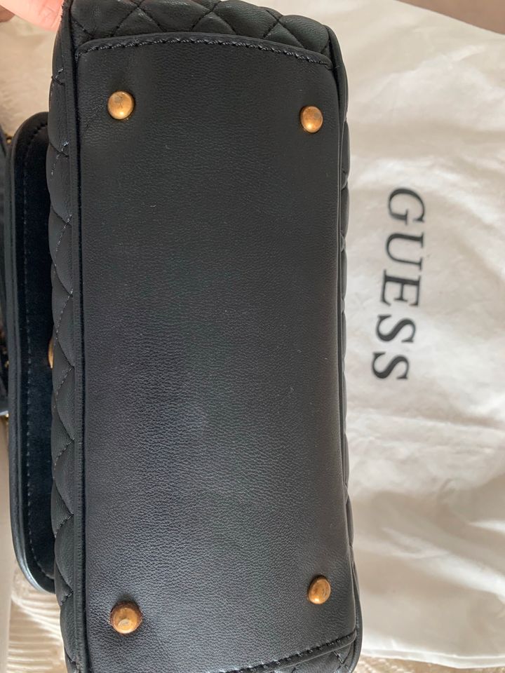 GUESS Handtasche in Offenbach