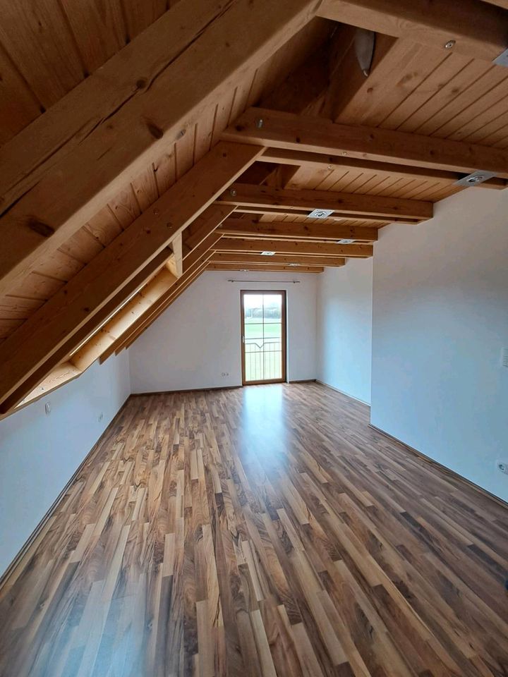 Dachgeschoss Wohnung zu vermieten in Kelheim