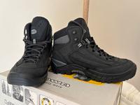 NEU + OVP: Schwarze Wanderschuhe von Lowa, Modell Strato MID Ls Nordrhein-Westfalen - Geldern Vorschau