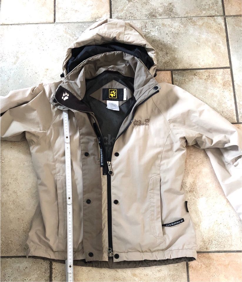 Jack wolfskin Jacke Gr S 36 mit Kapuze übergangsjacke Regenjacke in Düsseldorf