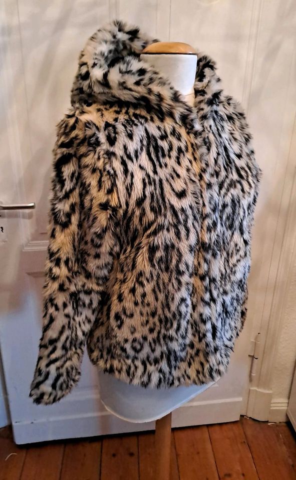 Süße Leo Jacke Leoparden Plüsch Fell von H&M Gr. XS/S 158 164 in Wermelskirchen