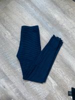 Leggings 140 Pocopiano blau schwarz gestreift Niedersachsen - Hanstedt Vorschau