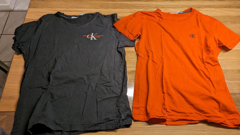 2 T-Shirts XL Calvin Klein in Idstein