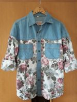 Jeans Bluse mit Stoff in Rosen-Optik Gr. S Sachsen - Mildenau Vorschau