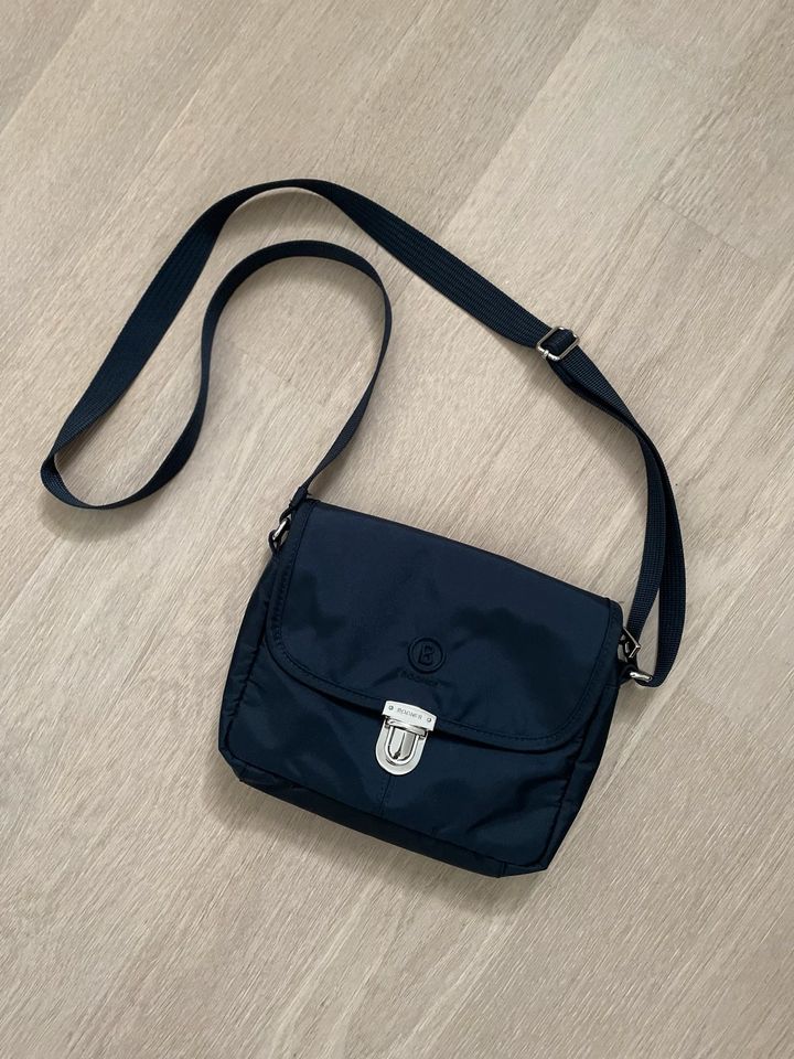 Bogner ❌ Handtasche Off-Shoulder Tasche blau Nylon neuw. €39 in Memmingen