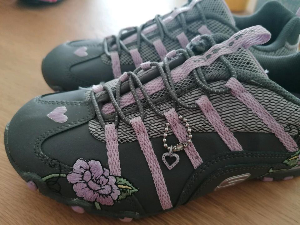 Skechers Sneaker Gr. 35 neu in Merchweiler