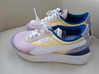 Puma Sneaker Sonderedition Damen Größe 40 Brandenburg - Wandlitz Vorschau