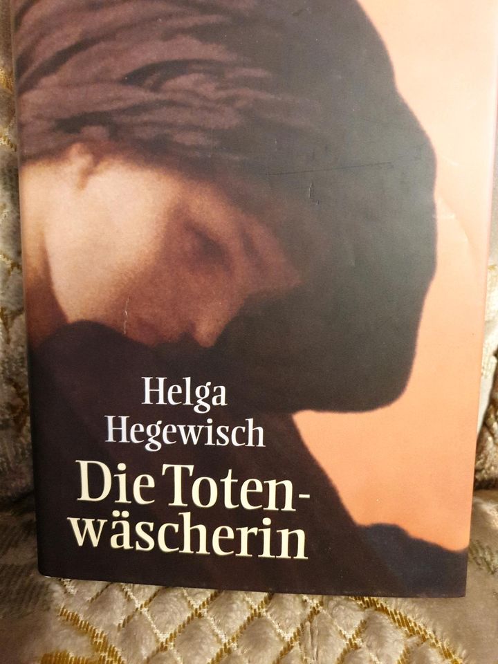 Die Totenwäscherin-Helga Hegewisch in Gnoien