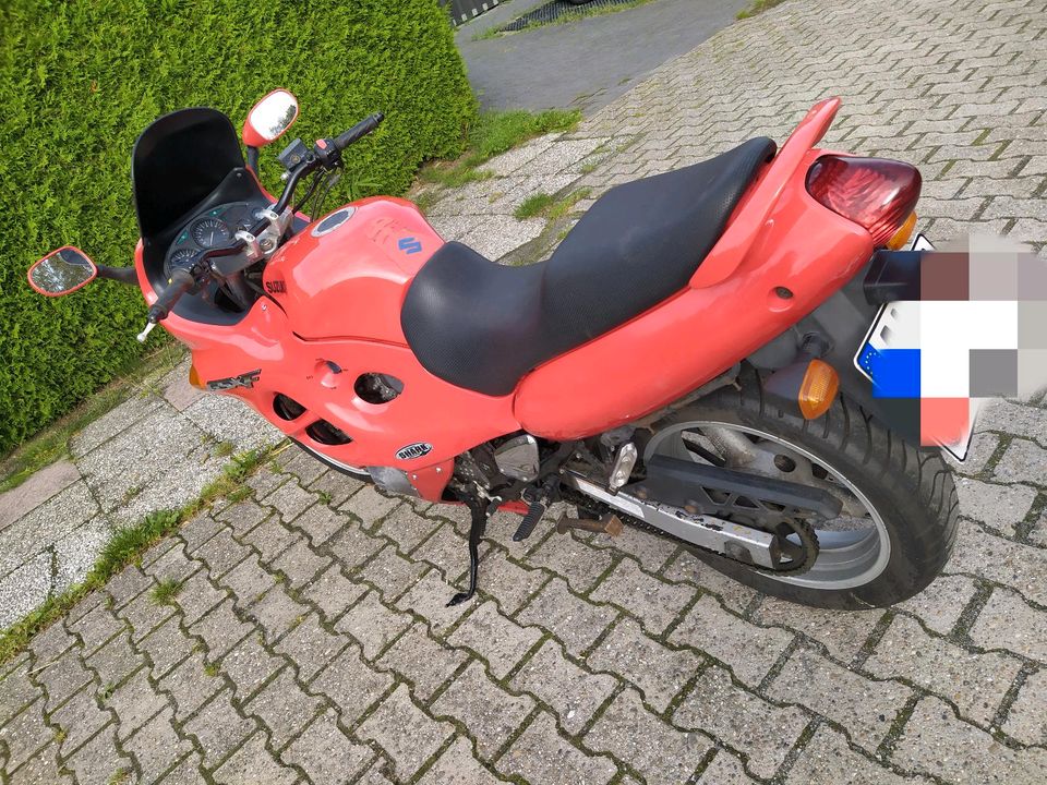 Suzuki GSXF in Hage