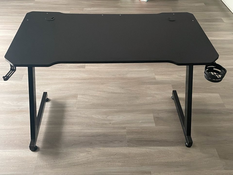 Schreibtisch/Computer Tisch in Köln