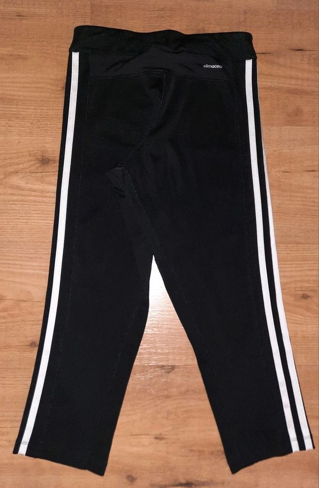 Adidas 3/4 Sporthose Gr.xS/34 - neuwertig in Backnang