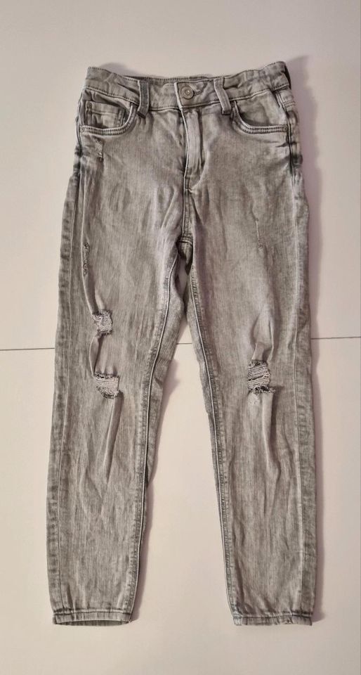 7/8 Skinny Jeans hellgrau Stretch-Denim Destroyed-Look Gr. 140 C& in Falkensee