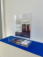 Kartenhalter Broschüren Ständer DINlang A4 Plexiglas Acrylglas Niedersachsen - Isernhagen Vorschau