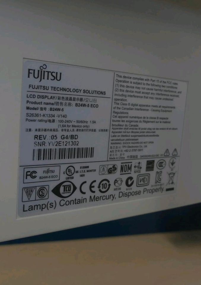 Fujitsu Monitore Model: B24W-5 in Mutlangen