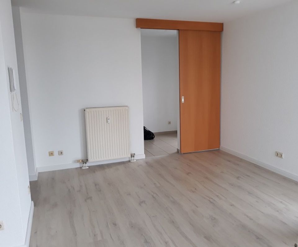 geräumige 1 Raum Wohnung mit EBK und Balkon in Zwickau