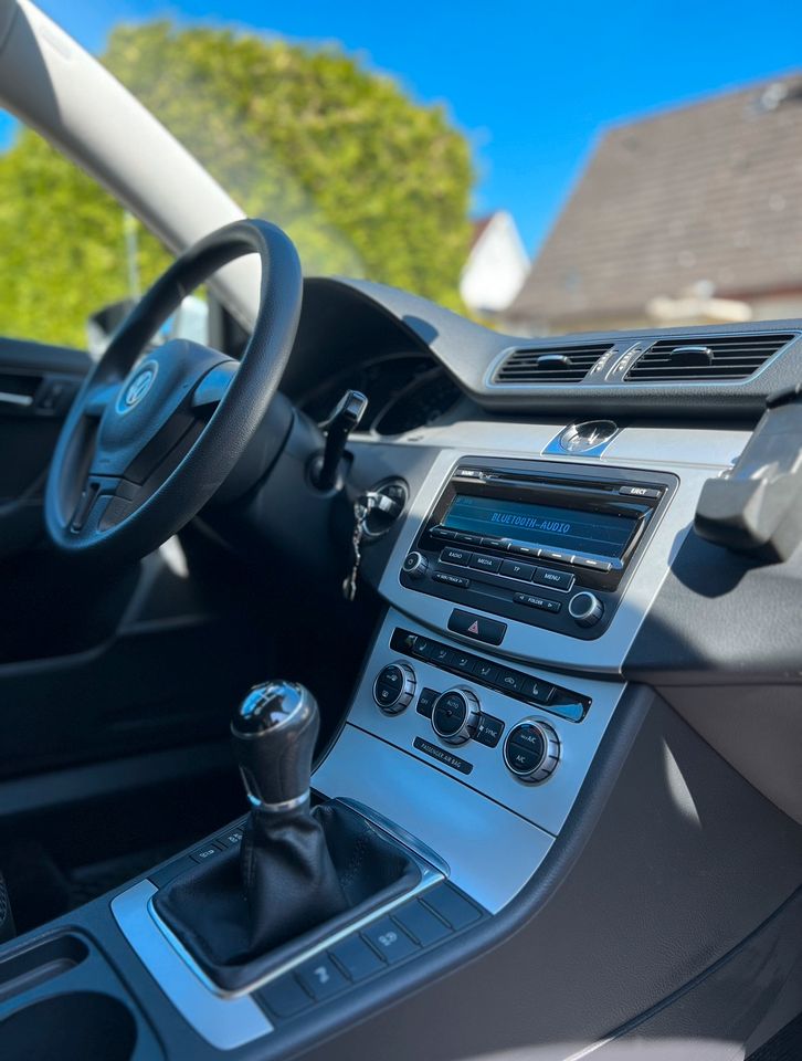 VW Passat Variant  1.6 TDI Bluemotion in Neu Wulmstorf