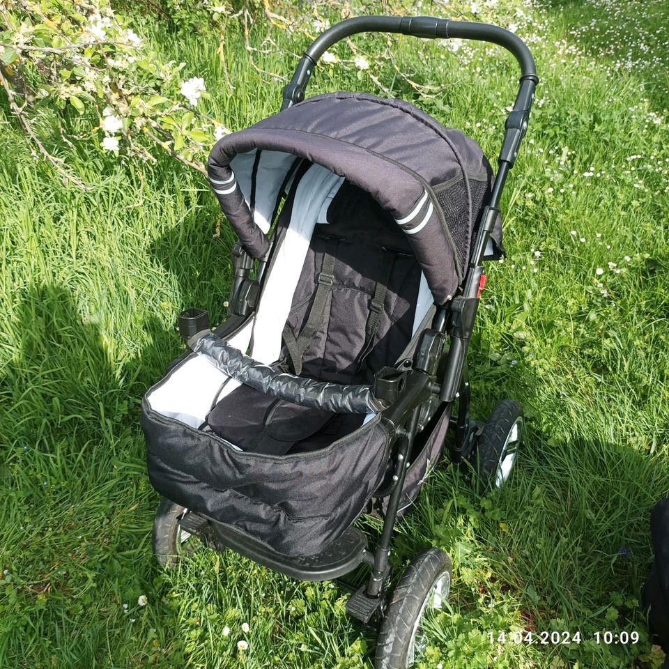 Kinderwagen Bergsteiger in Magdeburg