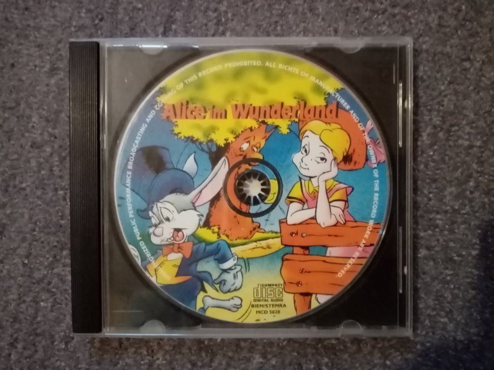 Kinder-Hörbuch Kinder-Hörspiel Alice im Wunderland mit Lieder CD in Eitensheim