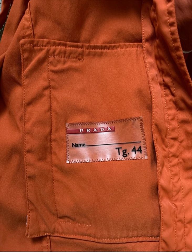 Prada Bikerjacke in coralrot in Hamburg