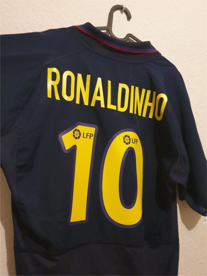 Original FC Barcelona Trikot | Ronaldinho 10 | 2002 2003 2004 | L in Berlin