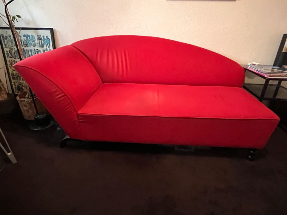 Sofa/Recamiere IKEA rot in top Zustand in Düsseldorf