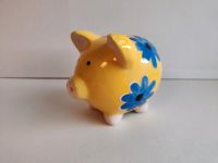 Sparschwein, gelb mit blauen Blumen, 11 cm hoch Kiel - Russee-Hammer Vorschau