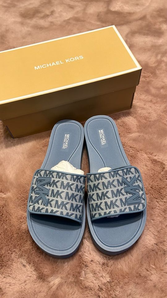 MICHAEL KORS Pantoletten Badeschuhe Clogs Gr. 38,5 in Staßfurt