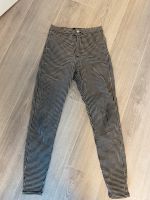 Bershka Skinny Jeans Hose 36 Niedersachsen - Brietlingen Vorschau