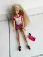 Barbie mit zwei Outfits & Zubehör *** GUTER ZUSTAND *** Sachsen-Anhalt - Salzatal Vorschau