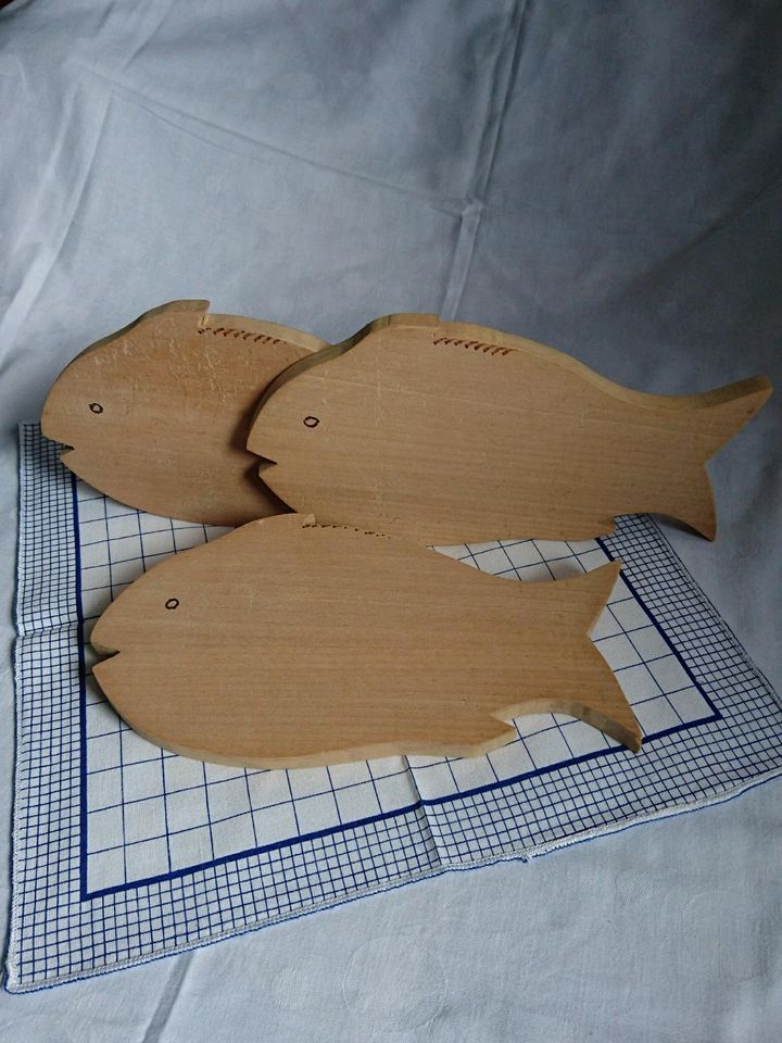 3 Holzbrettchen, Fische, Vesperzeit, Handarbeit in Grebenstein