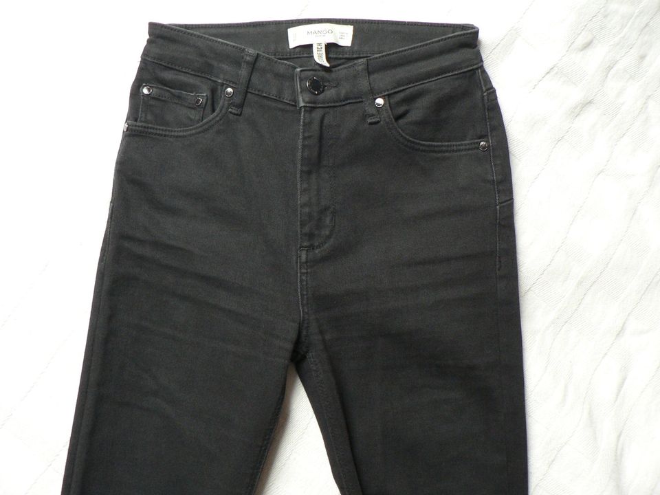 Mango Denim Gr. 34/XS skinny Jeans bi-stretch destroyed Schlitze in Marburg