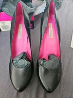 Buffalo Pumps Schwarz 39/40 echt Leder 12cm Absatz Niedersachsen - Stadthagen Vorschau