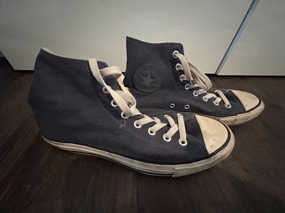 Dunkelblaue CONVERSE CHUCKS JEANS-Optik in Reppenstedt