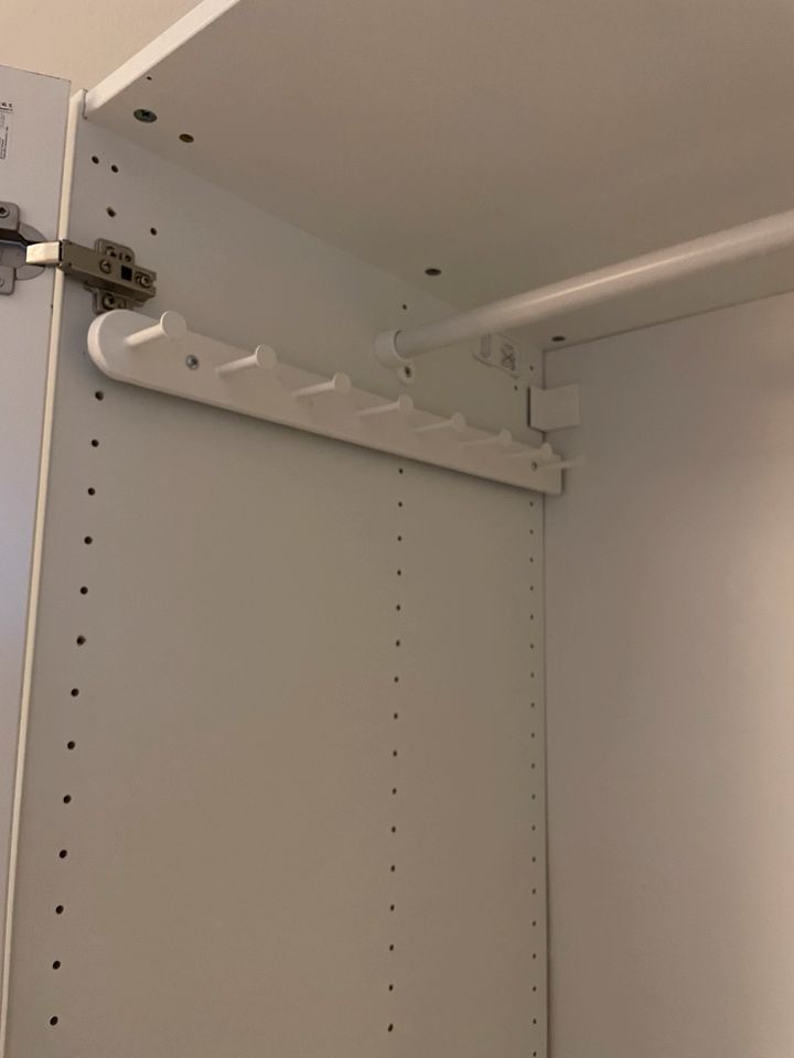 Ikea Pax Schrank Bergsbo in Köln