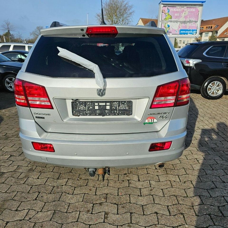 Dodge Journey CRD 2,0 AUTOMTÜV 4.26 LEDER AHK NAVI KLI in Garbsen