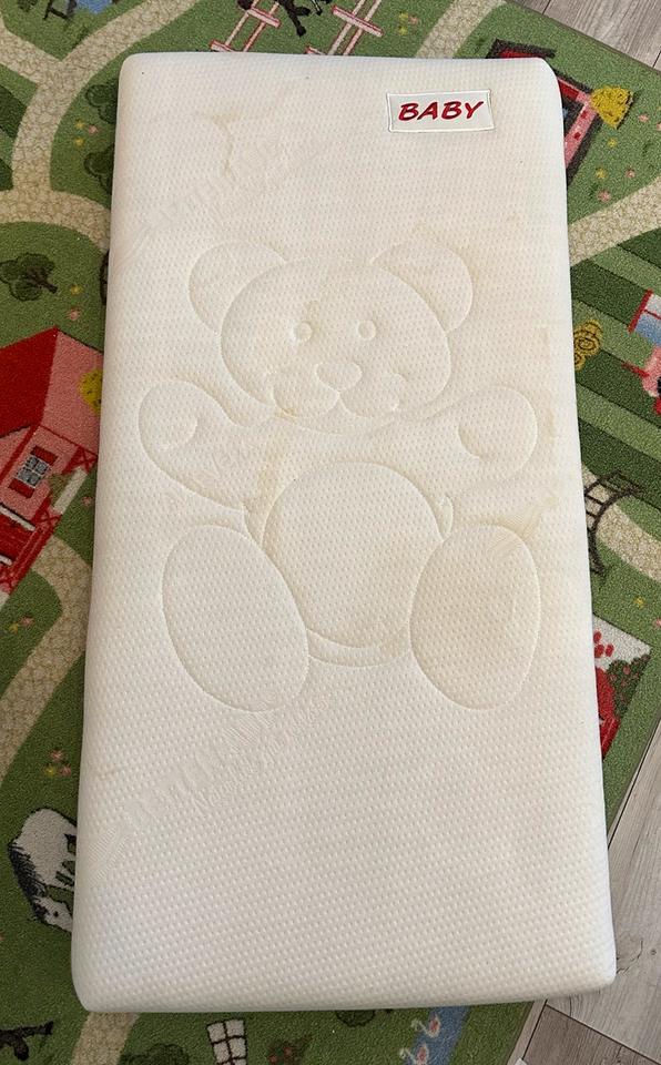 Matratze 60x120 wendbar für Babys und Kleinkinder *neuwertig* in Solms