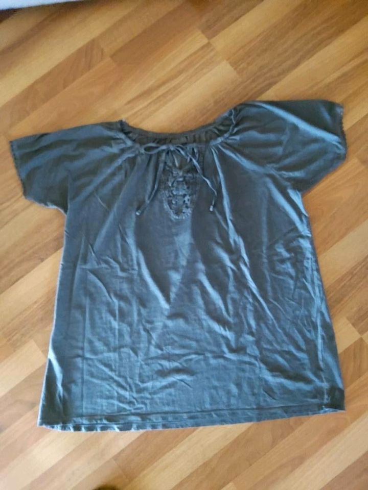 T-Shirt, Gr. XL (48/50), grau mit Häkeleinsatz,  NEU in Ense