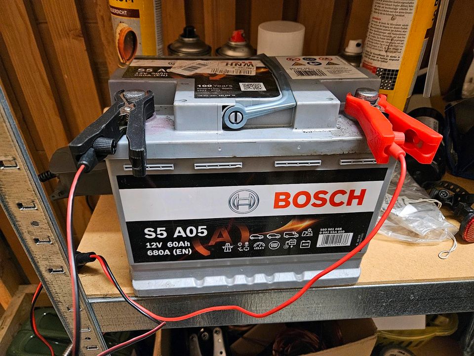 Bosch S5 A05 12V 60Ah 680A (EN) AGM Batterie in Neuötting